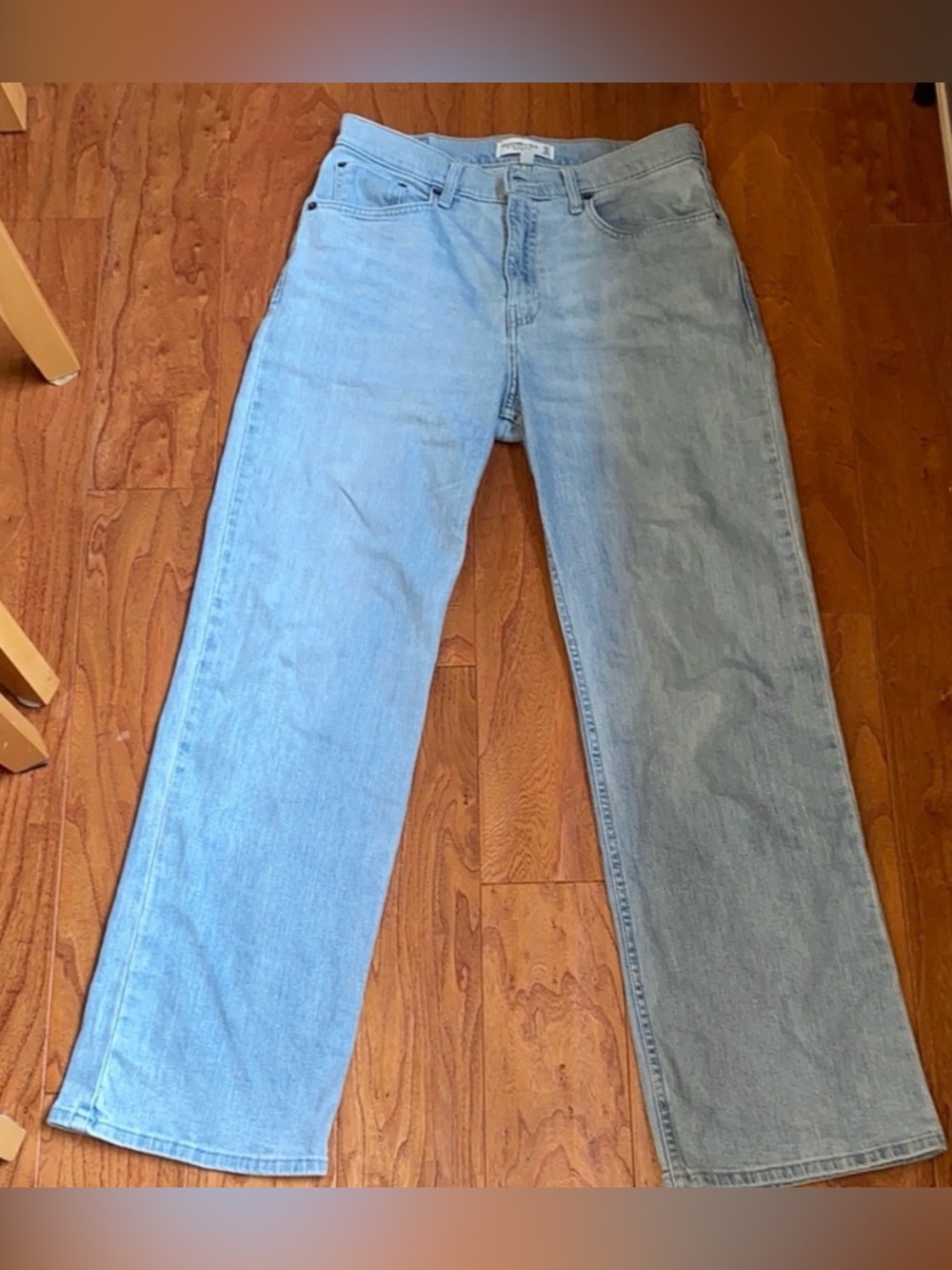 Abercrombie & Fitch Light Wash High Rise Women’s Jeans